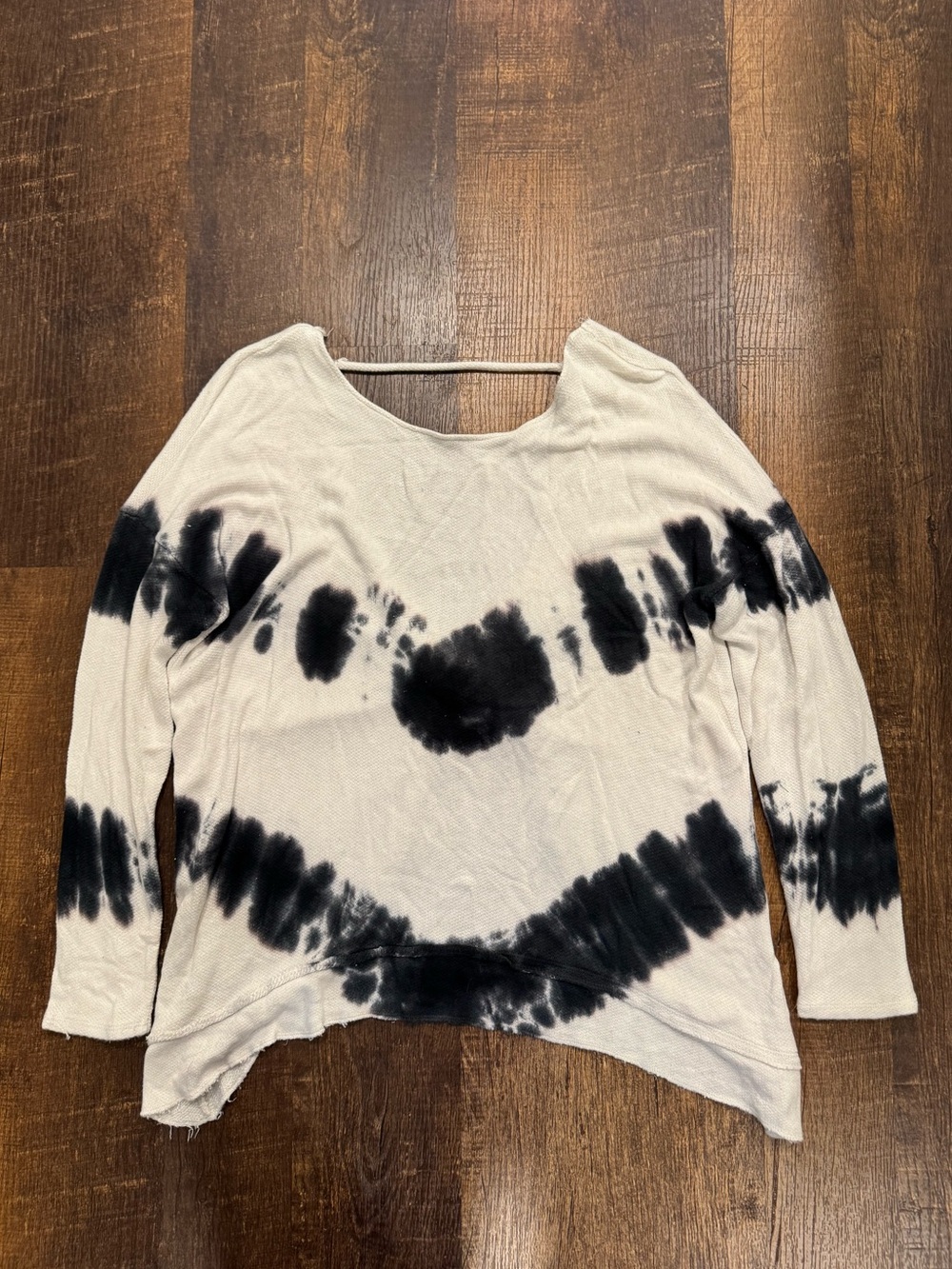 Vintage Havana black and white tie dye twist back sweater top